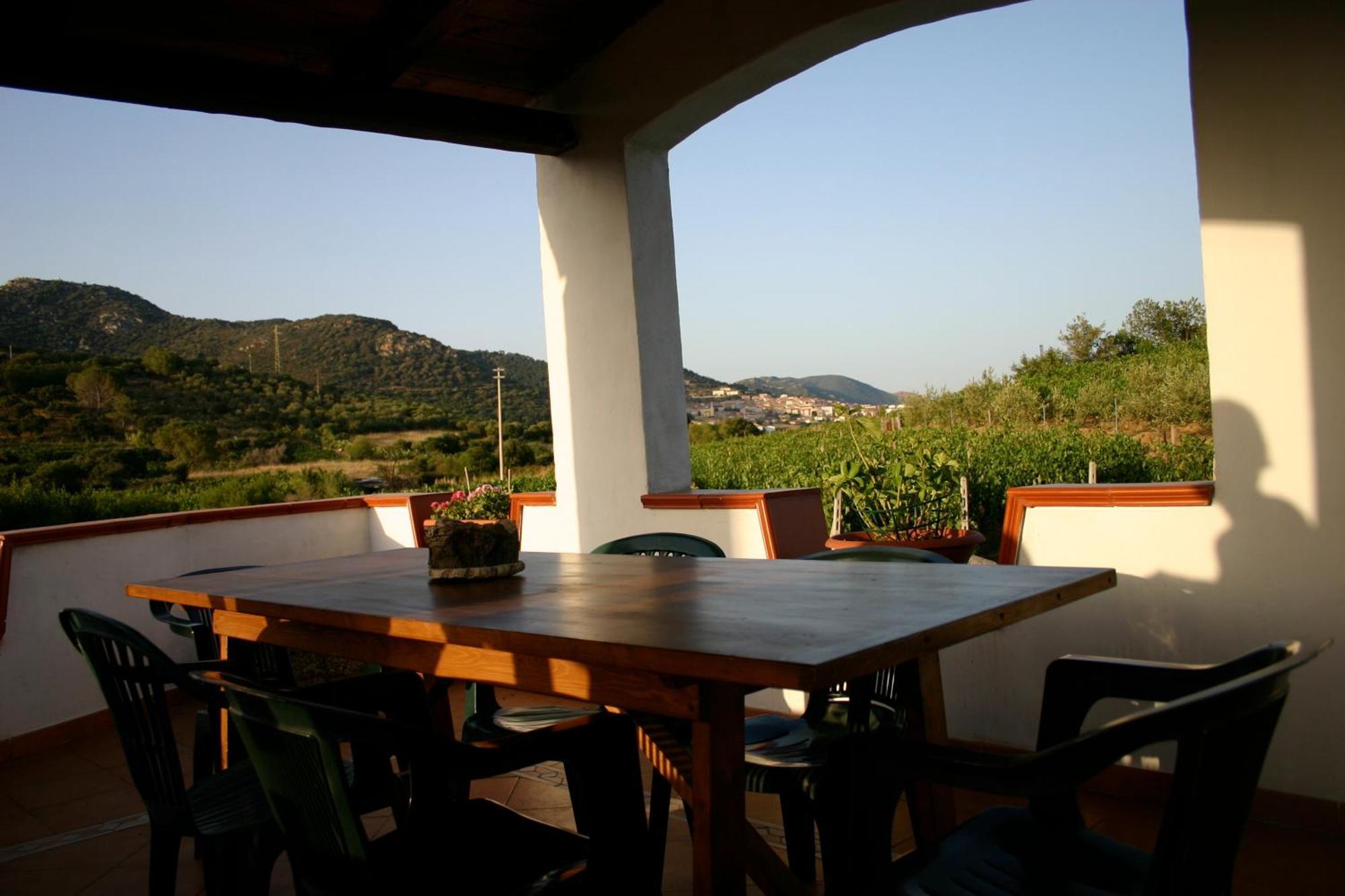 Agriturismo B&B Domo De Resteblas Berchidda Ngoại thất bức ảnh