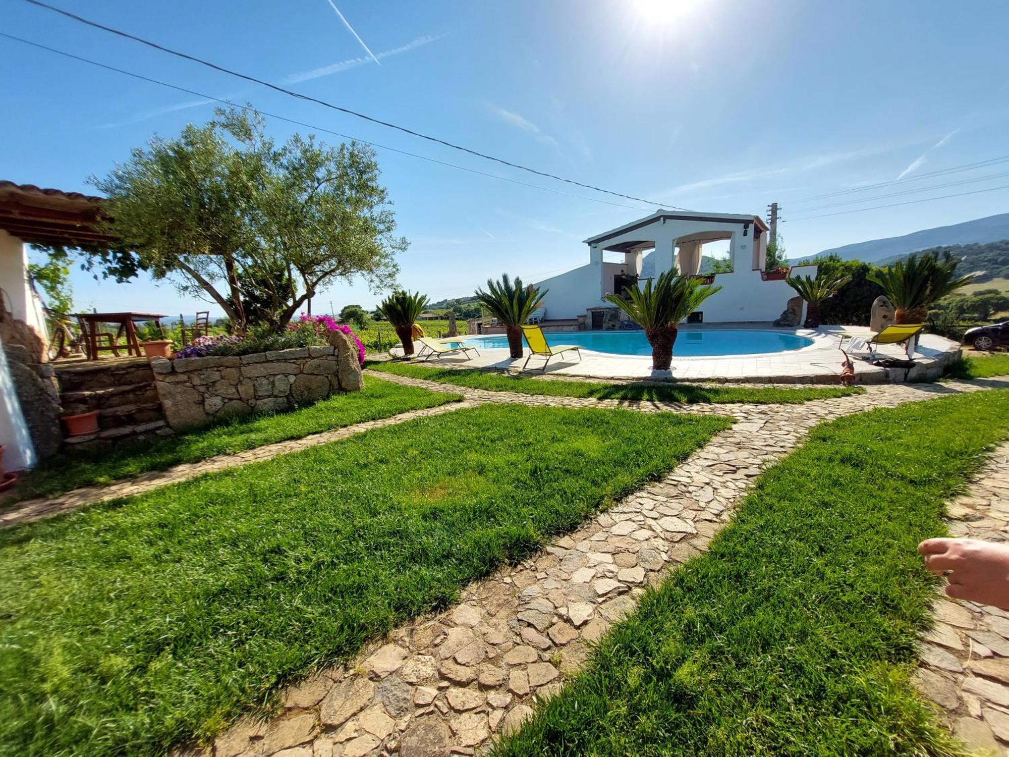 Agriturismo B&B Domo De Resteblas Berchidda Ngoại thất bức ảnh