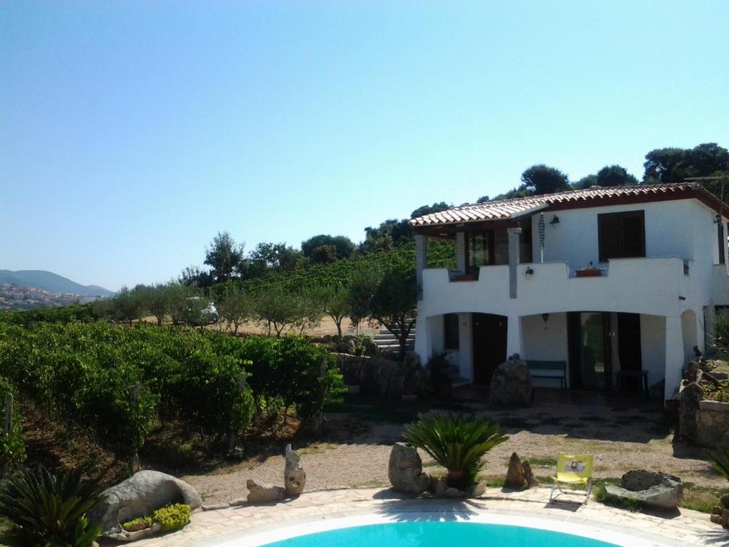 Agriturismo B&B Domo De Resteblas Berchidda Ngoại thất bức ảnh