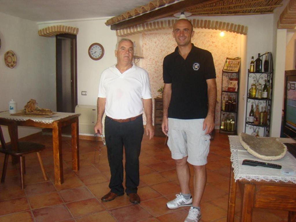 Agriturismo B&B Domo De Resteblas Berchidda Ngoại thất bức ảnh